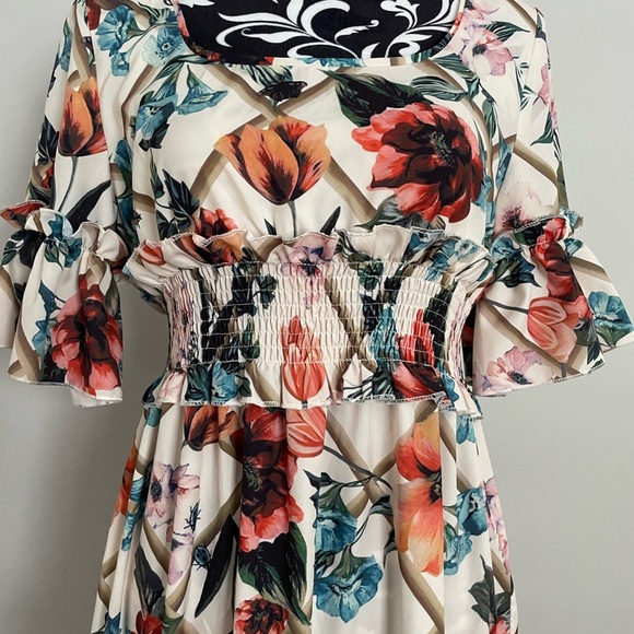 Floral Ruffle Sleeve Top - Picture 1 of 4